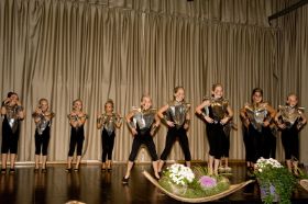 06_Maxi-Dancers.jpg