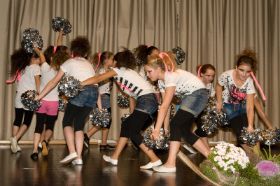 11_Sunshine-Dancers.jpg